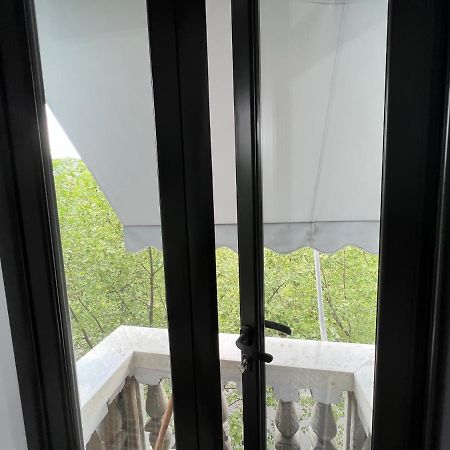 Luxury Apartment In Blloku Area 地拉那 外观 照片
