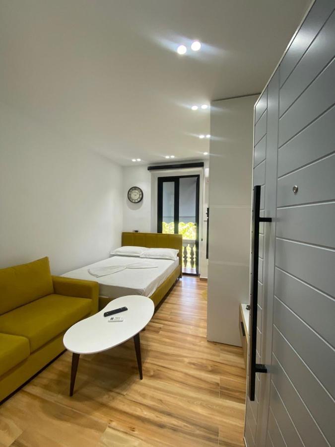 Luxury Apartment In Blloku Area 地拉那 外观 照片