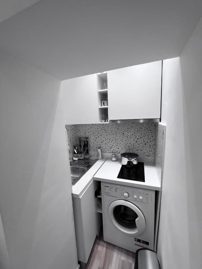 Luxury Apartment In Blloku Area 地拉那 外观 照片