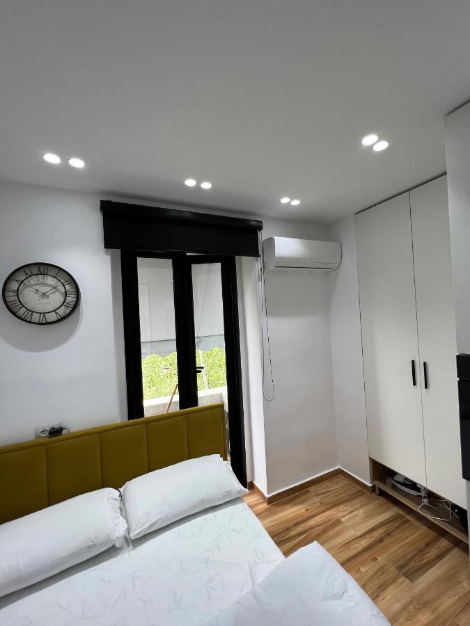 Luxury Apartment In Blloku Area 地拉那 外观 照片