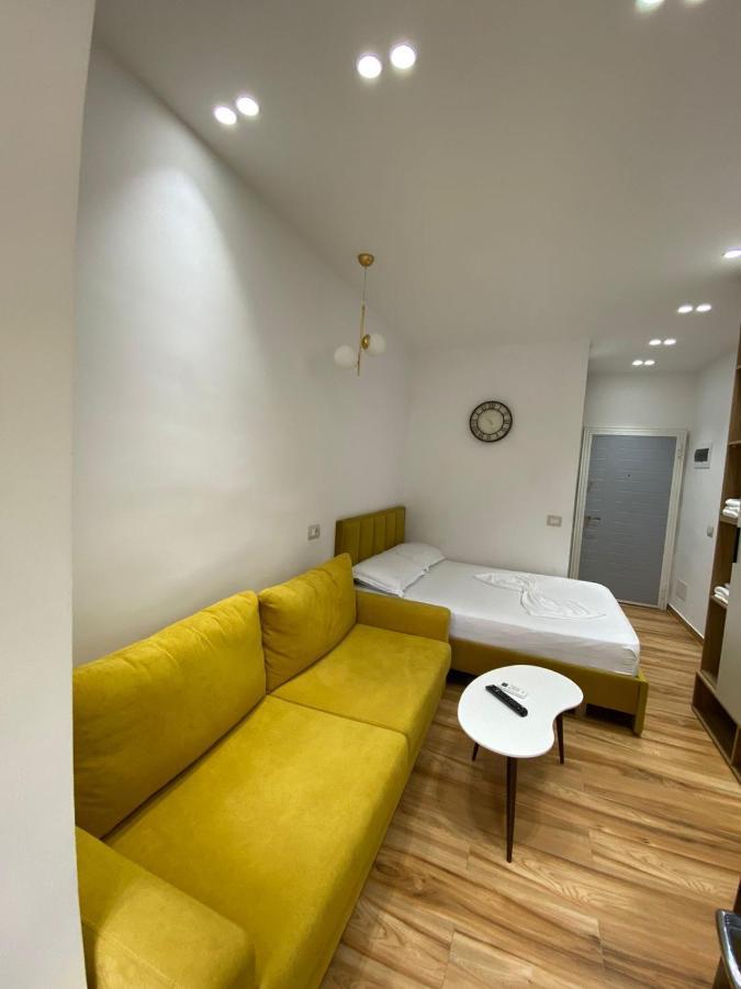 Luxury Apartment In Blloku Area 地拉那 外观 照片