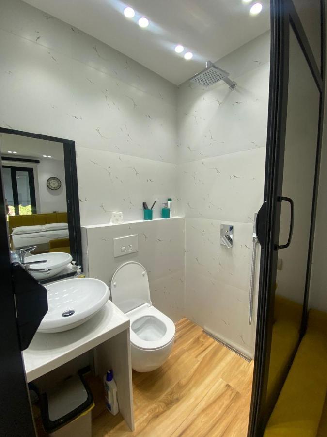 Luxury Apartment In Blloku Area 地拉那 外观 照片