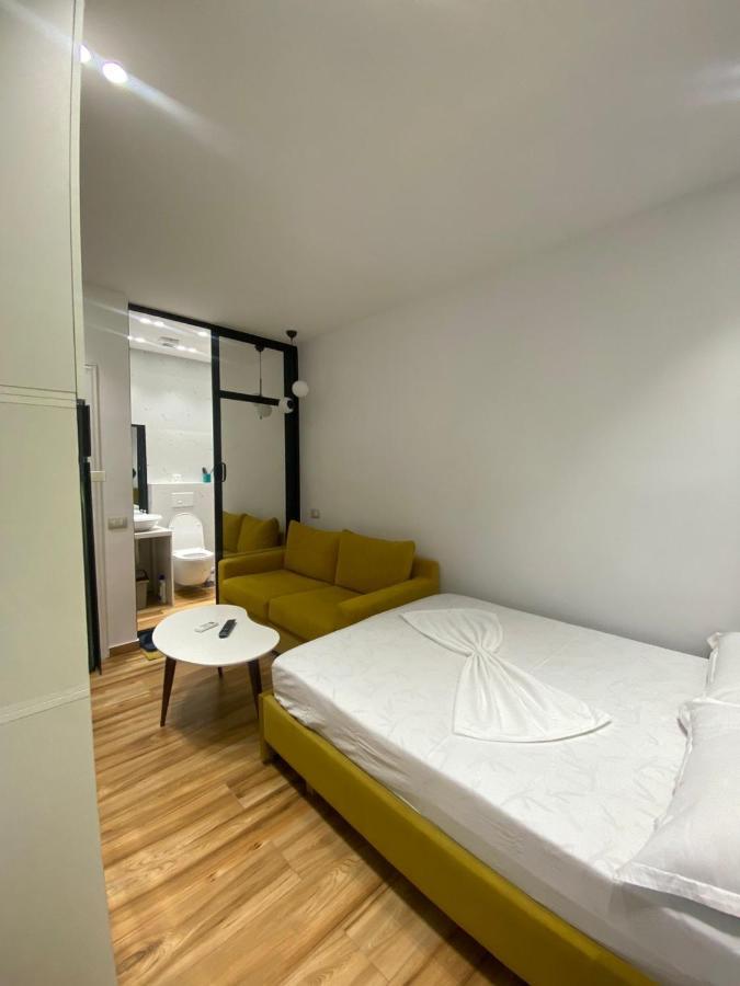 Luxury Apartment In Blloku Area 地拉那 外观 照片